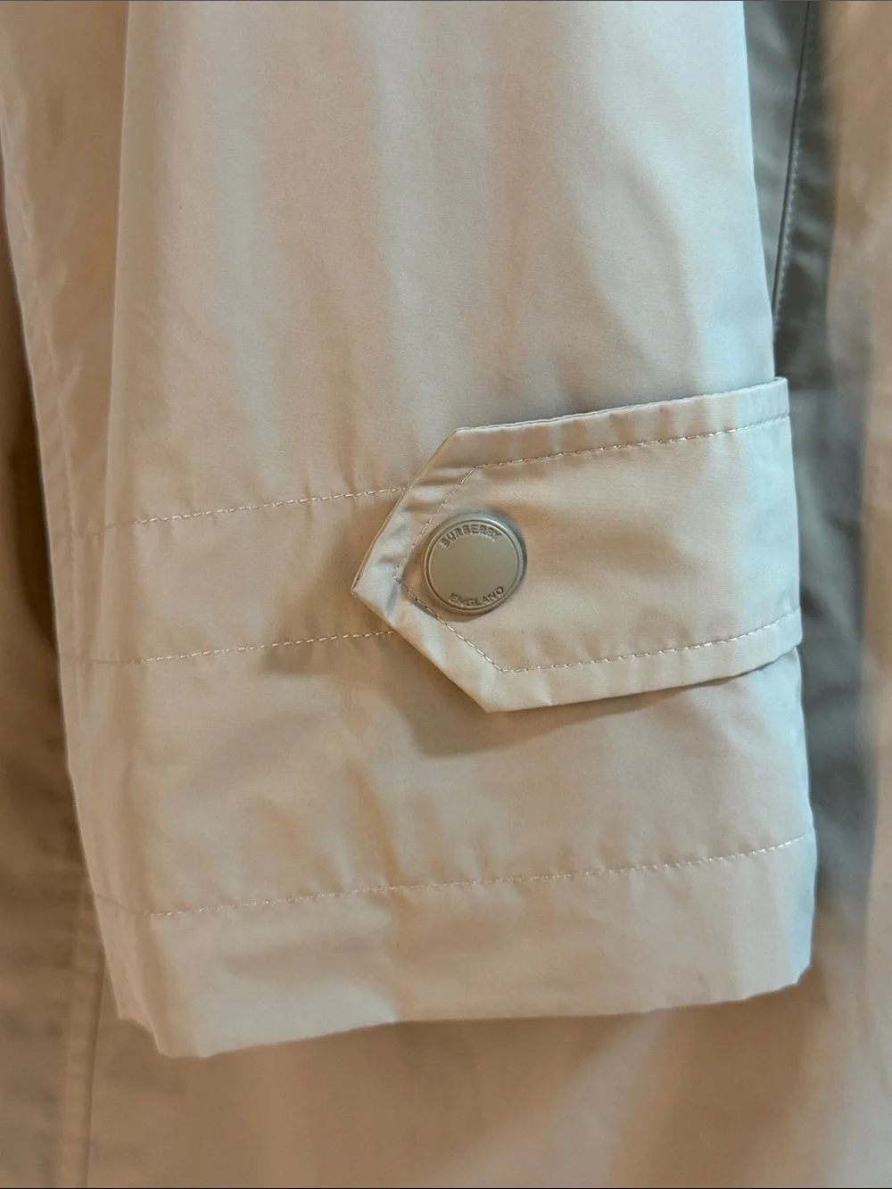 Burberry Beige Long Raincoat with Snap & Zip Front - Picture 4 of 16